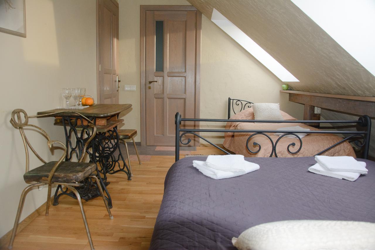 Gallery Guest Rooms Kernave Bagian luar foto